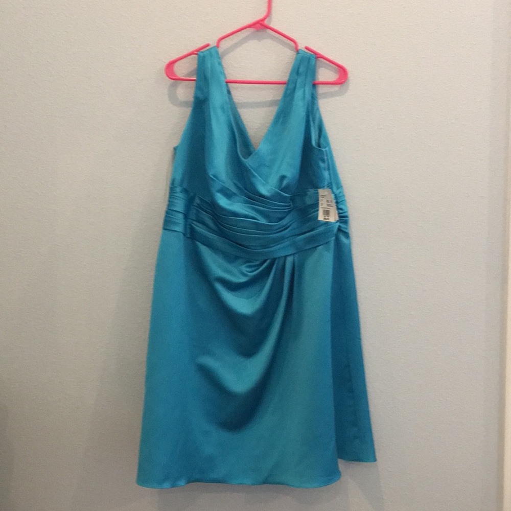David’s Bridal Malibu Blue Bridesmaids dress 18